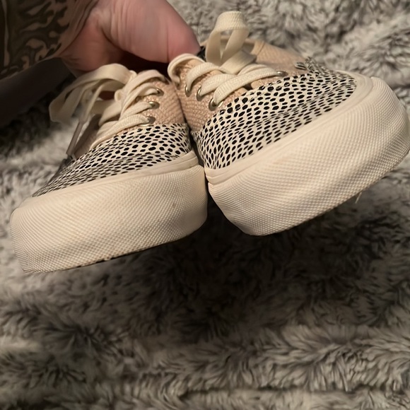 vans - Picture 6 of 6